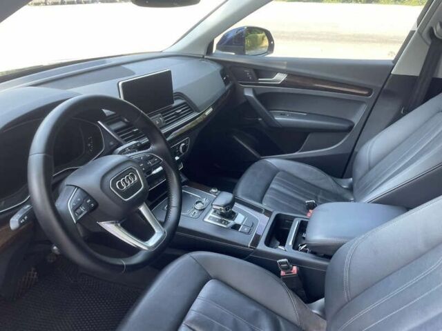 Синій Ауді Ку 5, об'ємом двигуна 2 л та пробігом 140 тис. км за 18200 $, фото 11 на Automoto.ua