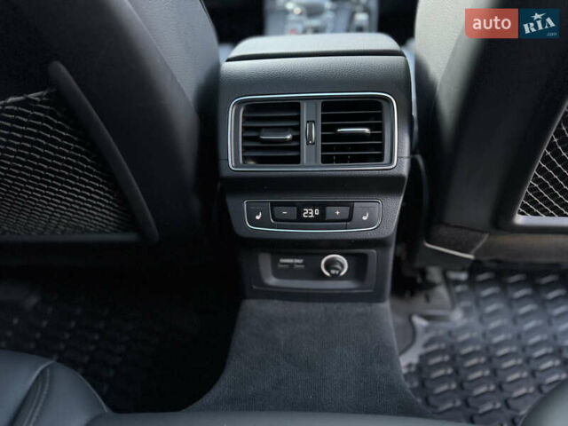 Синій Ауді Ку 5, об'ємом двигуна 2 л та пробігом 176 тис. км за 24499 $, фото 44 на Automoto.ua