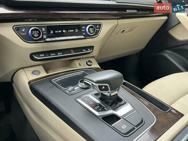 Синий Ауди Ку 5, объемом двигателя 1.98 л и пробегом 181 тыс. км за 23700 $, фото 35 на Automoto.ua