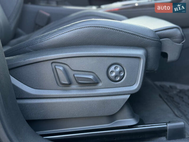 Синій Ауді Ку 5, об'ємом двигуна 2 л та пробігом 176 тис. км за 24499 $, фото 54 на Automoto.ua