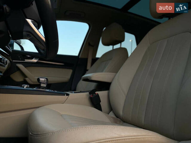 Синий Ауди Ку 5, объемом двигателя 1.98 л и пробегом 83 тыс. км за 27900 $, фото 24 на Automoto.ua