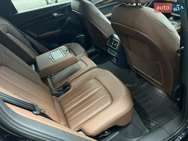 Синій Ауді Ку 5, об'ємом двигуна 2 л та пробігом 104 тис. км за 24999 $, фото 26 на Automoto.ua