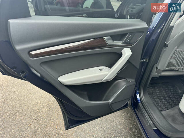 Синій Ауді Ку 5, об'ємом двигуна 2 л та пробігом 127 тис. км за 30000 $, фото 31 на Automoto.ua