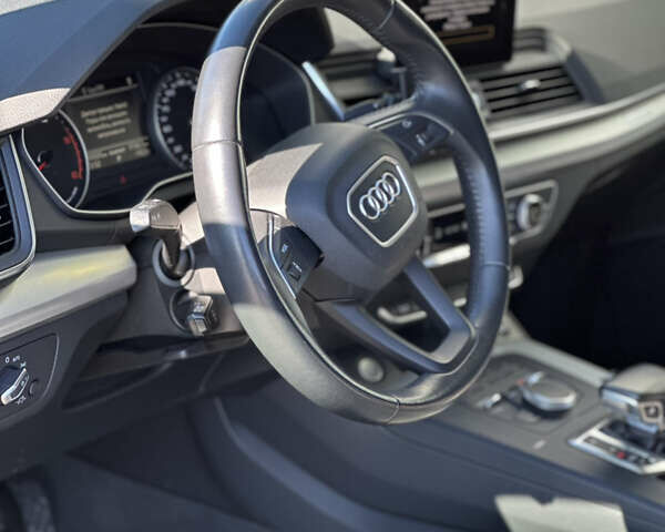 Синий Ауди Ку 5, объемом двигателя 1.97 л и пробегом 230 тыс. км за 27900 $, фото 32 на Automoto.ua