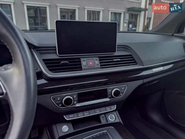 Синій Ауді Ку 5, об'ємом двигуна 2 л та пробігом 86 тис. км за 32999 $, фото 34 на Automoto.ua