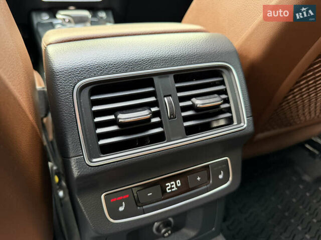 Синий Ауди Ку 5, объемом двигателя 2 л и пробегом 177 тыс. км за 24799 $, фото 62 на Automoto.ua