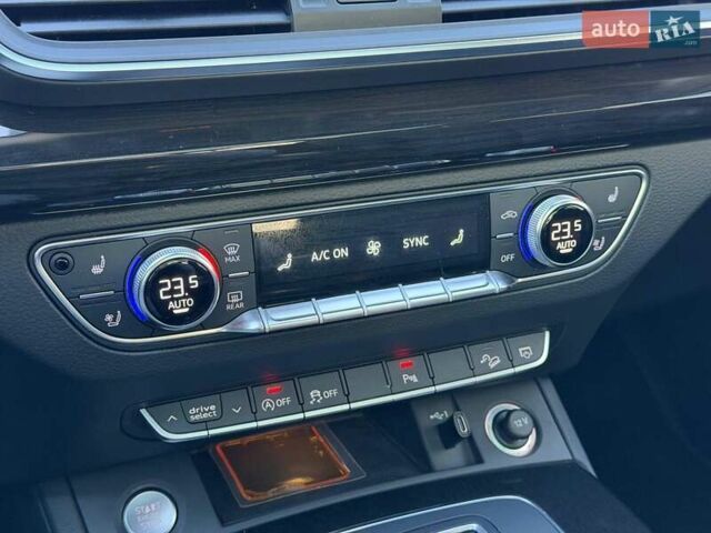 Синій Ауді Ку 5, об'ємом двигуна 1.98 л та пробігом 130 тис. км за 28000 $, фото 61 на Automoto.ua