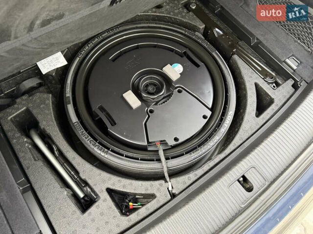 Синий Ауди Ку 5, объемом двигателя 2 л и пробегом 177 тыс. км за 24799 $, фото 70 на Automoto.ua