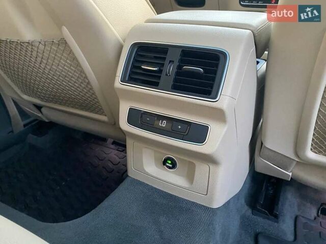 Синій Ауді Ку 5, об'ємом двигуна 2 л та пробігом 157 тис. км за 24900 $, фото 27 на Automoto.ua