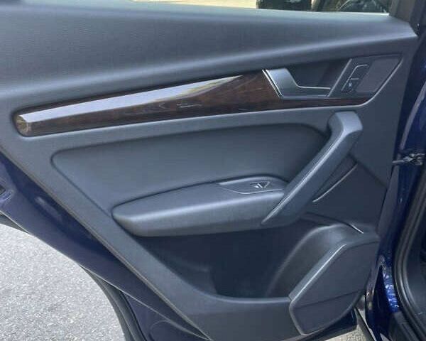 Синій Ауді Ку 5, об'ємом двигуна 2 л та пробігом 140 тис. км за 18200 $, фото 19 на Automoto.ua