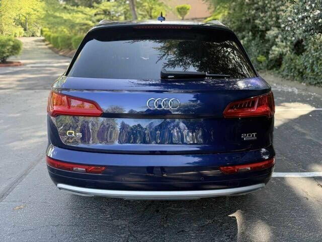 Синий Ауди Ку 5, объемом двигателя 2 л и пробегом 46 тыс. км за 23000 $, фото 4 на Automoto.ua