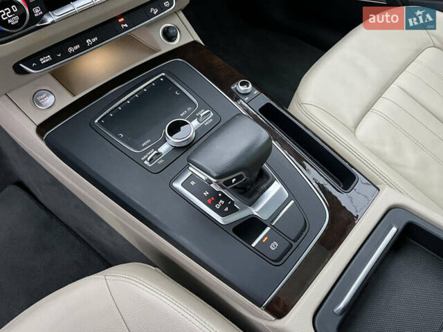 Синий Ауди Ку 5, объемом двигателя 1.98 л и пробегом 61 тыс. км за 29900 $, фото 24 на Automoto.ua