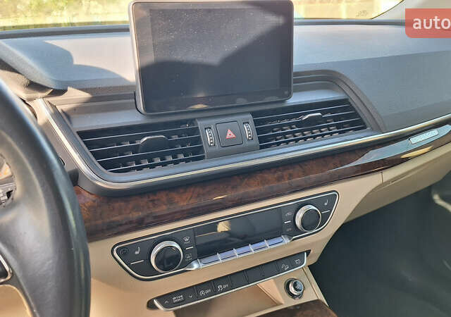 Синий Ауди Ку 5, объемом двигателя 1.98 л и пробегом 205 тыс. км за 16700 $, фото 8 на Automoto.ua