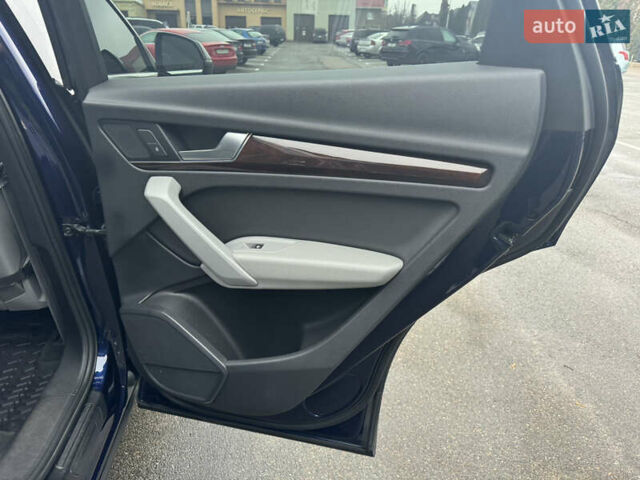 Синій Ауді Ку 5, об'ємом двигуна 2 л та пробігом 127 тис. км за 30000 $, фото 39 на Automoto.ua