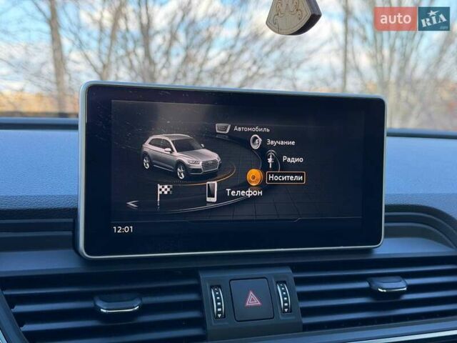 Синій Ауді Ку 5, об'ємом двигуна 1.98 л та пробігом 130 тис. км за 28000 $, фото 60 на Automoto.ua