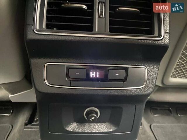 Синий Ауди Ку 5, объемом двигателя 2 л и пробегом 150 тыс. км за 22500 $, фото 58 на Automoto.ua