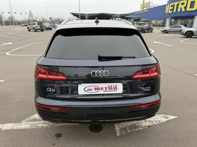 Синий Ауди Ку 5, объемом двигателя 2 л и пробегом 105 тыс. км за 24200 $, фото 4 на Automoto.ua