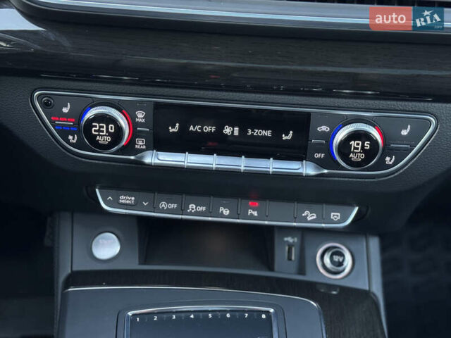 Синій Ауді Ку 5, об'ємом двигуна 2 л та пробігом 176 тис. км за 24499 $, фото 50 на Automoto.ua