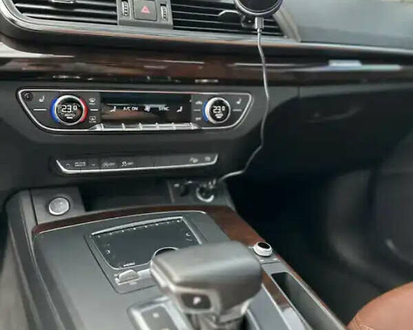 Синій Ауді Ку 5, об'ємом двигуна 1.98 л та пробігом 95 тис. км за 27500 $, фото 11 на Automoto.ua