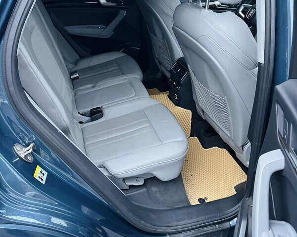 Синий Ауди Ку 5, объемом двигателя 2 л и пробегом 35 тыс. км за 30700 $, фото 26 на Automoto.ua