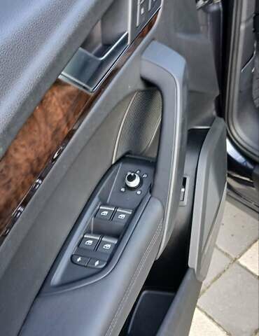 Ауді Ку 5 2019 у Стрые на Automoto.ua Синій Ауді Ку 5, об'ємом двигуна 1.98 л та пробігом 71 тис. км за 28400 $, фото 3 на Automoto.ua