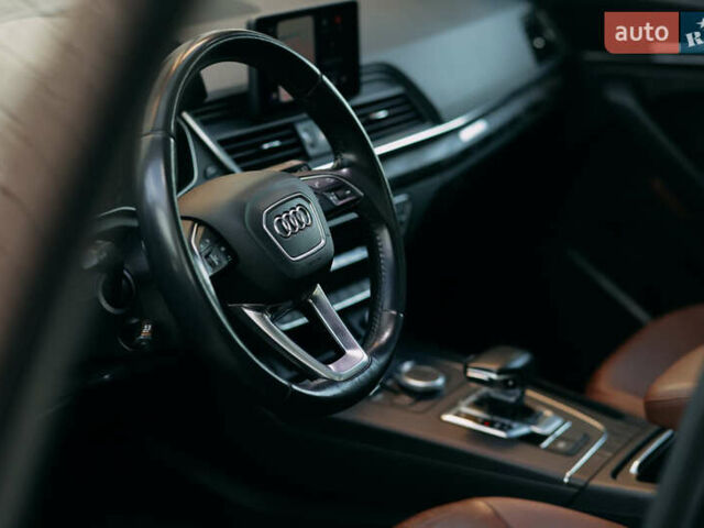 Ауди Ку 5 2019 в Киеве на Automoto.ua Синий Ауди Ку 5, объемом двигателя 2 л и пробегом 91 тыс. км за 27500 $, фото 12 на Automoto.ua