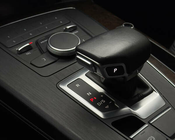 Синий Ауди Ку 5, объемом двигателя 1.98 л и пробегом 62 тыс. км за 26000 $, фото 26 на Automoto.ua