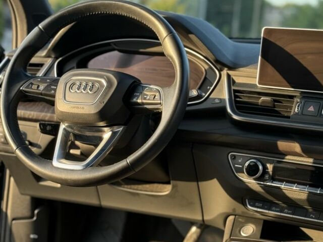 Синій Ауді Ку 5, об'ємом двигуна 2 л та пробігом 110 тис. км за 25600 $, фото 5 на Automoto.ua