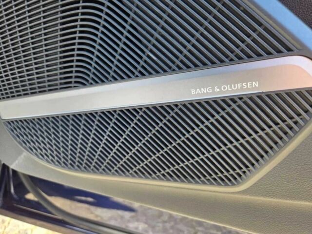 Синий Ауди Ку 5, объемом двигателя 2 л и пробегом 73 тыс. км за 18000 $, фото 9 на Automoto.ua