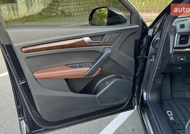 Синий Ауди Ку 5, объемом двигателя 1.98 л и пробегом 77 тыс. км за 31800 $, фото 20 на Automoto.ua