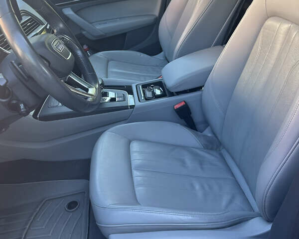 Синий Ауди Ку 5, объемом двигателя 1.98 л и пробегом 115 тыс. км за 30000 $, фото 29 на Automoto.ua