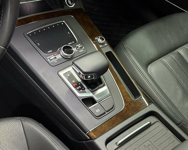 Синій Ауді Ку 5, об'ємом двигуна 2 л та пробігом 125 тис. км за 28000 $, фото 13 на Automoto.ua