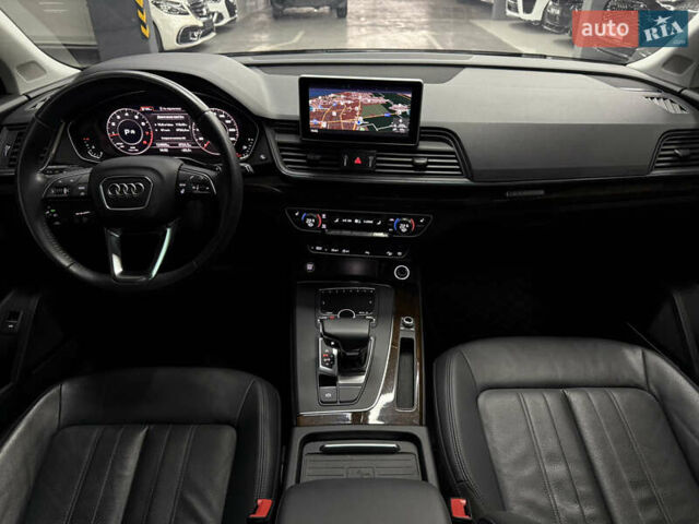 Синій Ауді Ку 5, об'ємом двигуна 2 л та пробігом 125 тис. км за 28000 $, фото 18 на Automoto.ua