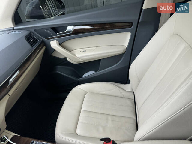 Синій Ауді Ку 5, об'ємом двигуна 1.98 л та пробігом 105 тис. км за 25800 $, фото 3 на Automoto.ua