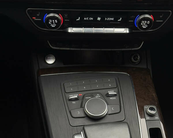 Синий Ауди Ку 5, объемом двигателя 1.98 л и пробегом 62 тыс. км за 26000 $, фото 27 на Automoto.ua