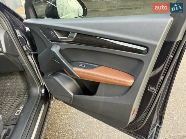 Синій Ауді Ку 5, об'ємом двигуна 1.98 л та пробігом 102 тис. км за 26000 $, фото 4 на Automoto.ua