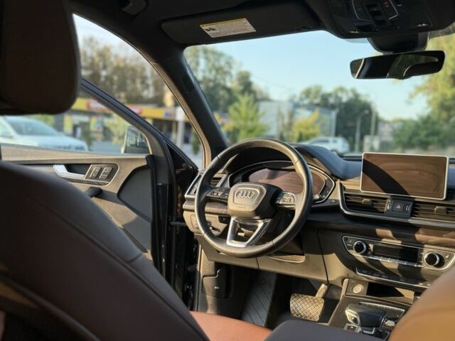 Синій Ауді Ку 5, об'ємом двигуна 2 л та пробігом 110 тис. км за 25600 $, фото 3 на Automoto.ua
