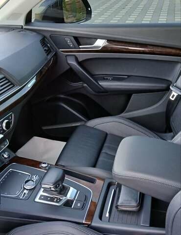 Ауді Ку 5 2019 у Стрые на Automoto.ua Синій Ауді Ку 5, об'ємом двигуна 1.98 л та пробігом 71 тис. км за 28400 $, фото 4 на Automoto.ua