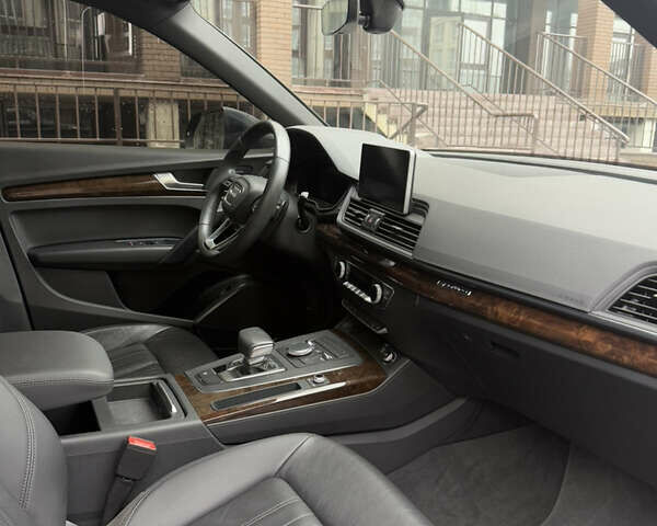 Синий Ауди Ку 5, объемом двигателя 1.98 л и пробегом 62 тыс. км за 26000 $, фото 30 на Automoto.ua