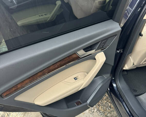 Синій Ауді Ку 5, об'ємом двигуна 1.98 л та пробігом 105 тис. км за 25800 $, фото 6 на Automoto.ua