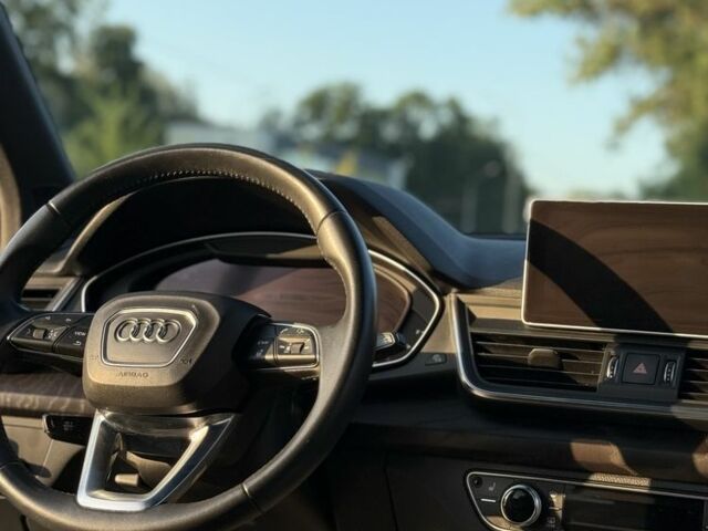 Синій Ауді Ку 5, об'ємом двигуна 2 л та пробігом 110 тис. км за 25600 $, фото 7 на Automoto.ua