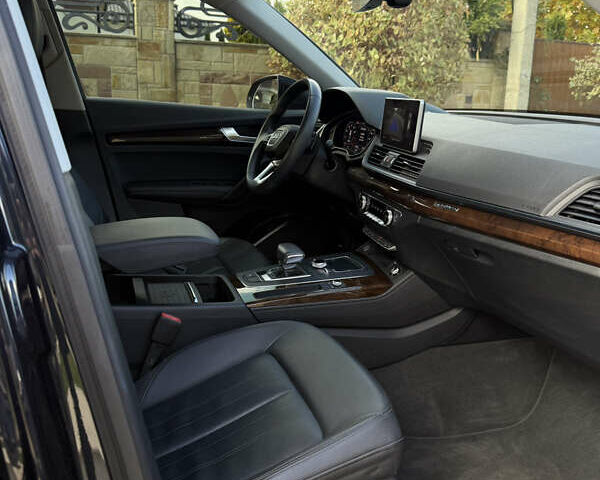 Синий Ауди Ку 5, объемом двигателя 1.98 л и пробегом 78 тыс. км за 25000 $, фото 13 на Automoto.ua