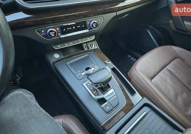 Синий Ауди Ку 5, объемом двигателя 1.98 л и пробегом 77 тыс. км за 31800 $, фото 36 на Automoto.ua