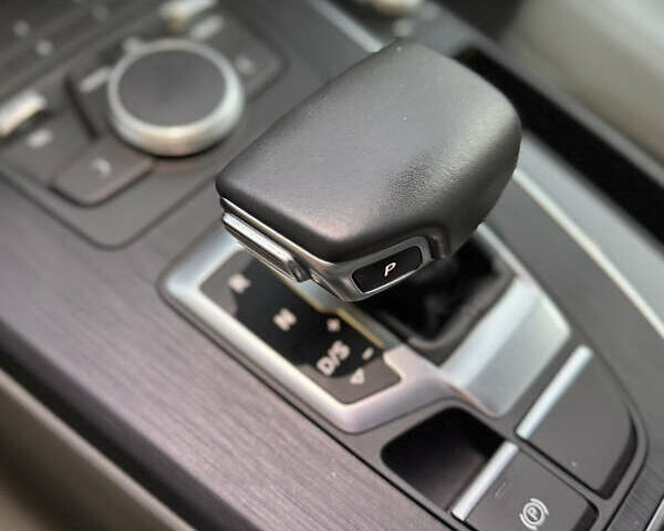 Синий Ауди Ку 5, объемом двигателя 1.98 л и пробегом 115 тыс. км за 30000 $, фото 22 на Automoto.ua