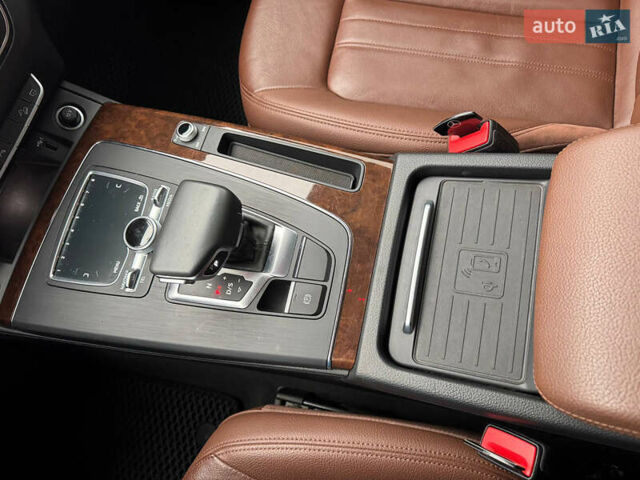 Синій Ауді Ку 5, об'ємом двигуна 1.98 л та пробігом 145 тис. км за 25500 $, фото 26 на Automoto.ua