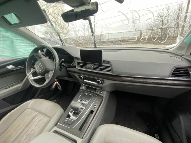 Синий Ауди Ку 5, объемом двигателя 2 л и пробегом 80 тыс. км за 11200 $, фото 10 на Automoto.ua