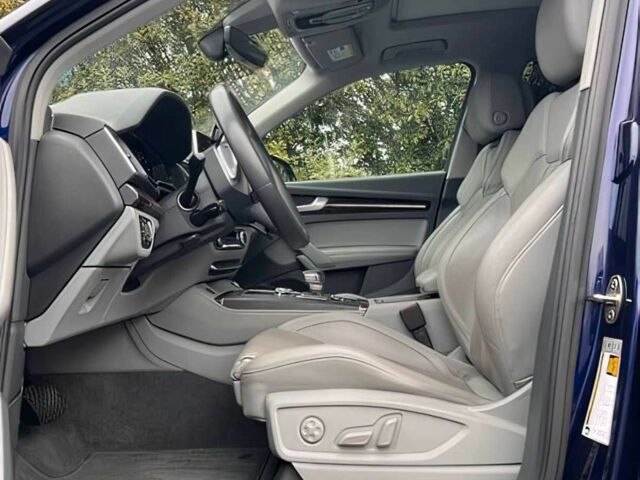 Синій Ауді Ку 5, об'ємом двигуна 2 л та пробігом 47 тис. км за 15800 $, фото 8 на Automoto.ua