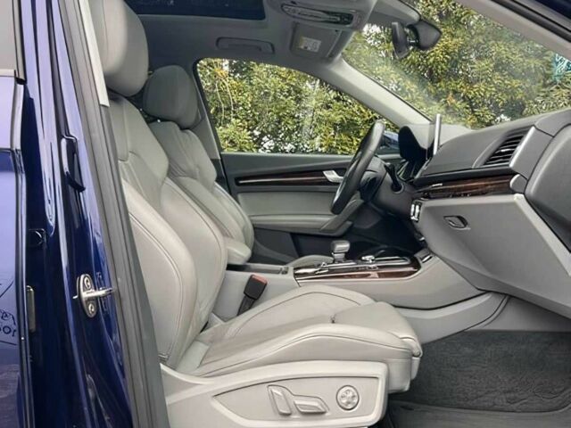 Синій Ауді Ку 5, об'ємом двигуна 2 л та пробігом 47 тис. км за 15800 $, фото 12 на Automoto.ua