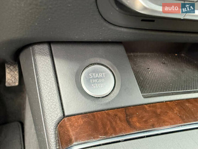 Синій Ауді Ку 5, об'ємом двигуна 2 л та пробігом 85 тис. км за 24900 $, фото 48 на Automoto.ua