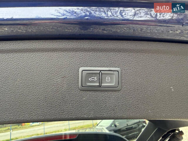 Синій Ауді Ку 5, об'ємом двигуна 2 л та пробігом 85 тис. км за 24900 $, фото 36 на Automoto.ua